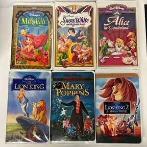 Disney VHS tapes (6)